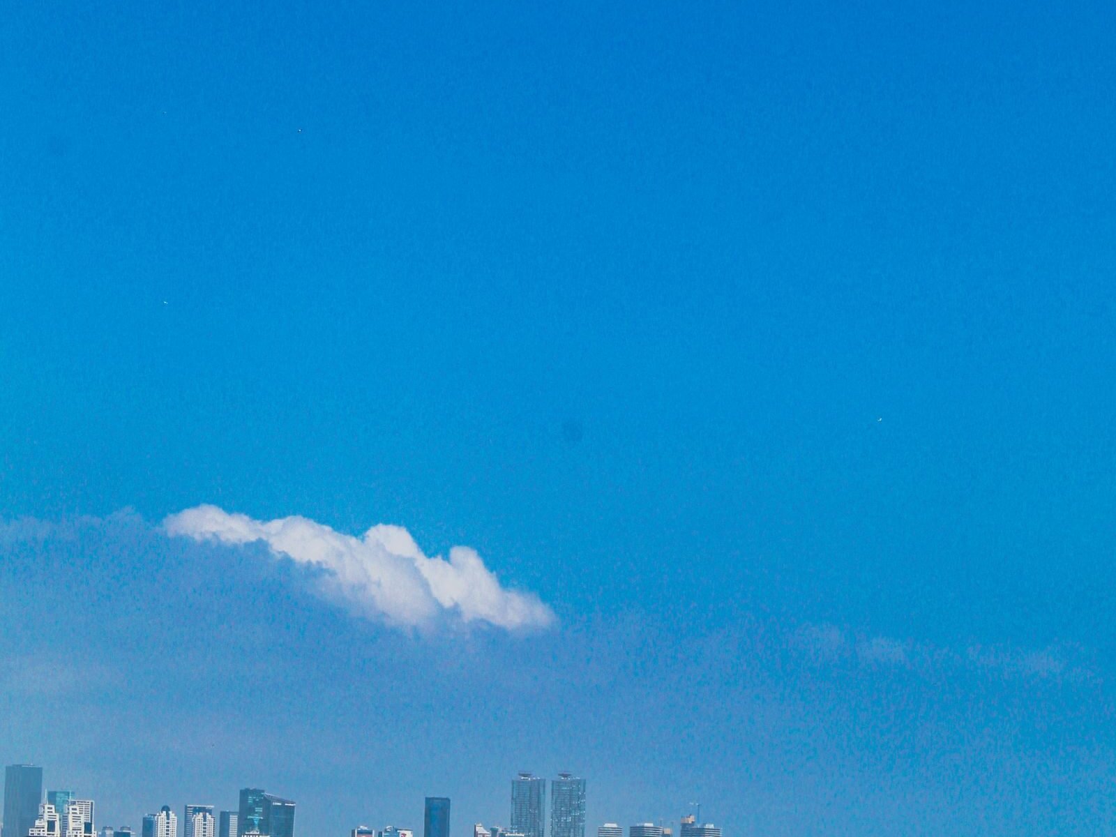 Istanbul travel guide — skyline and Bosphorus strait at daytime